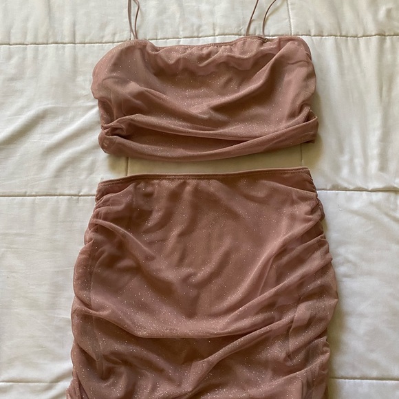 Elegant 2 piece - Picture 1 of 1